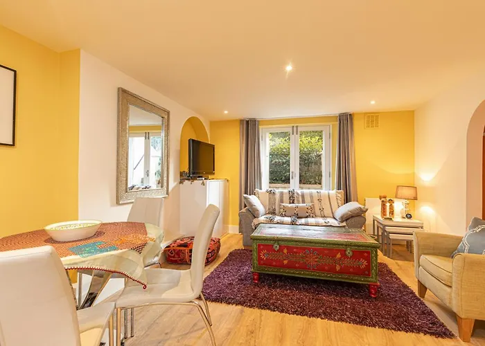 Stylish Flat With Garden In Notting Hill