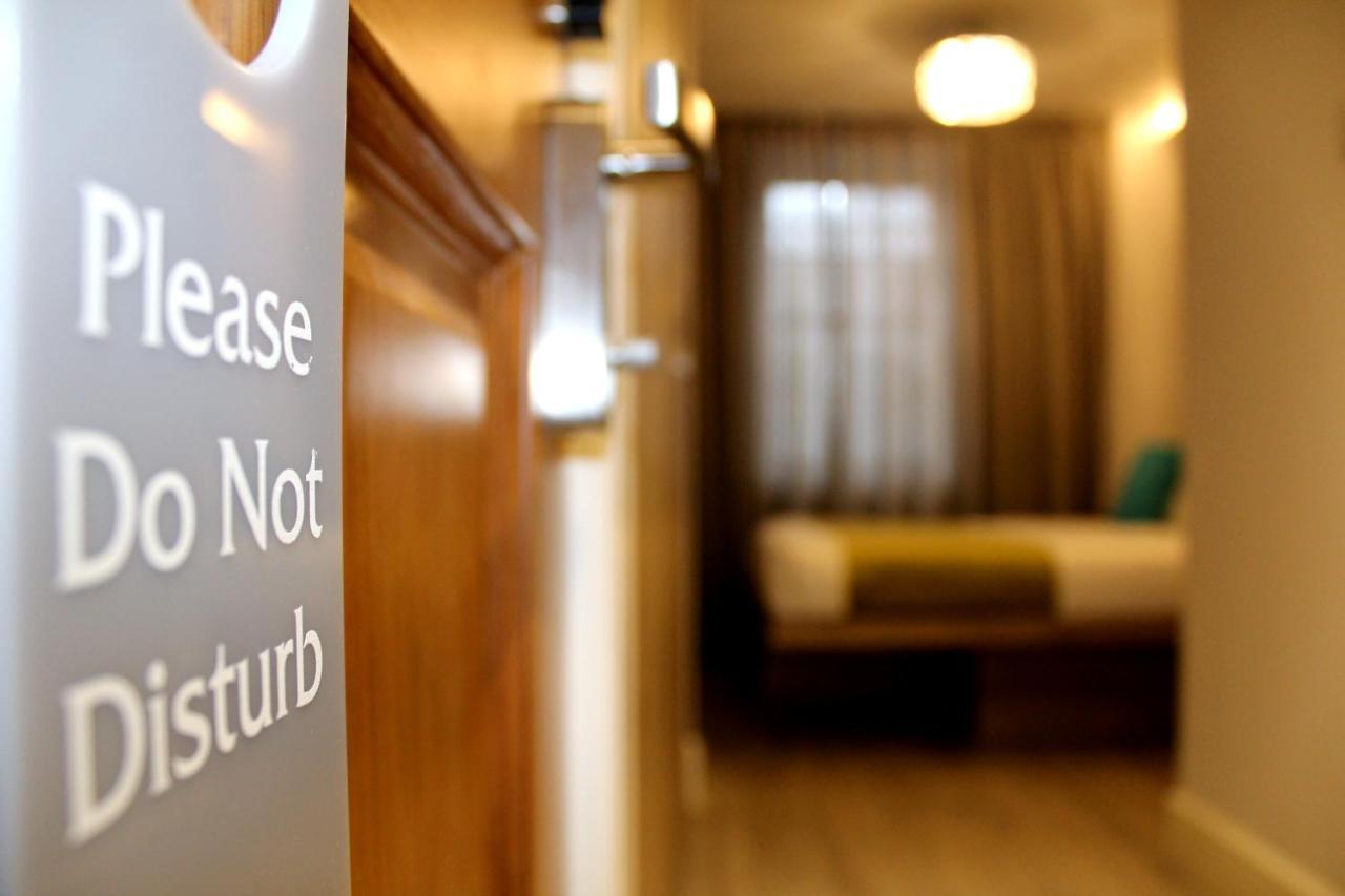1 Craven Hill Gardens 4* London