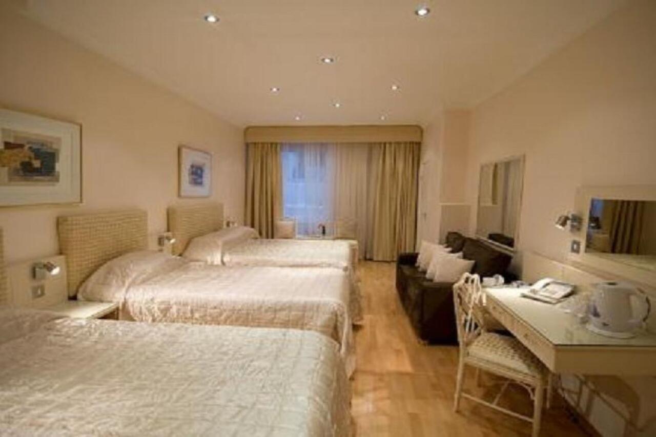 Amsterdam 2*