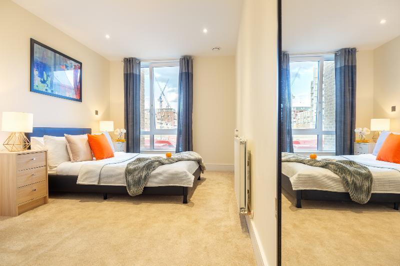 Hotel Luxurious Canary Gateway Serviced 4*