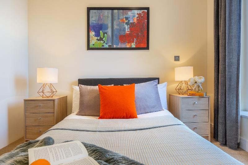Luxurious Canary Gateway Serviced Hotel 4*