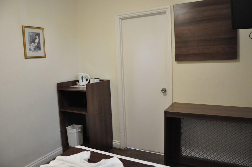 Ascot Hyde Park Hotel London