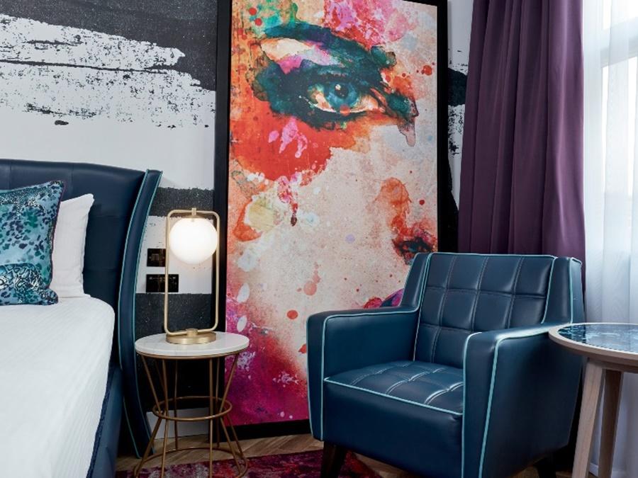 Nyx Holborn By Leonardo London