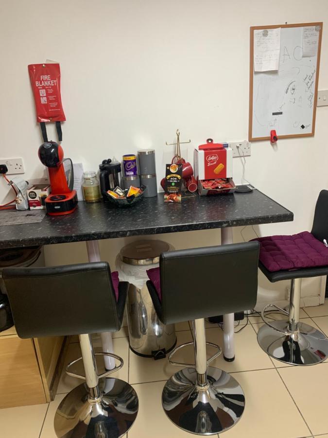145 Burnley Road * Londen
