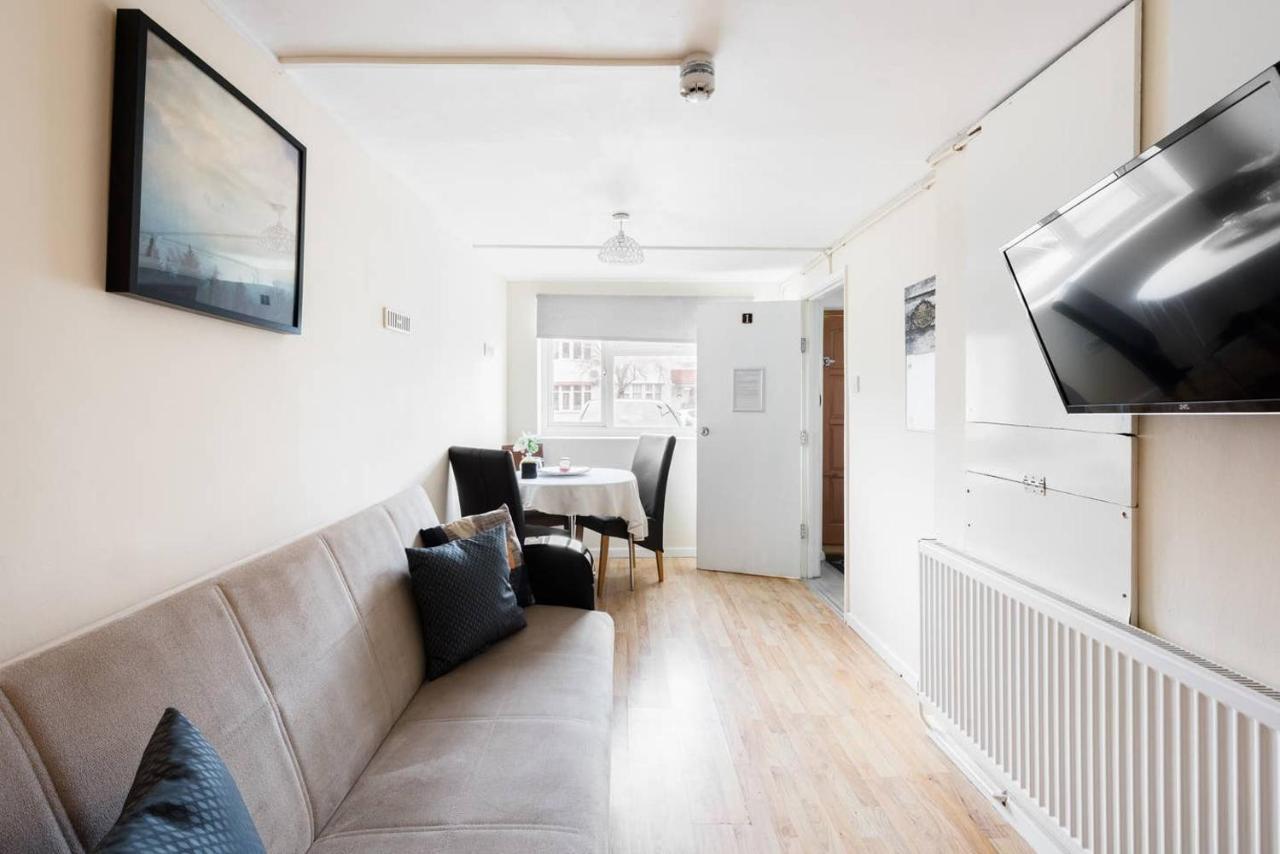145 Burnley Road Londen