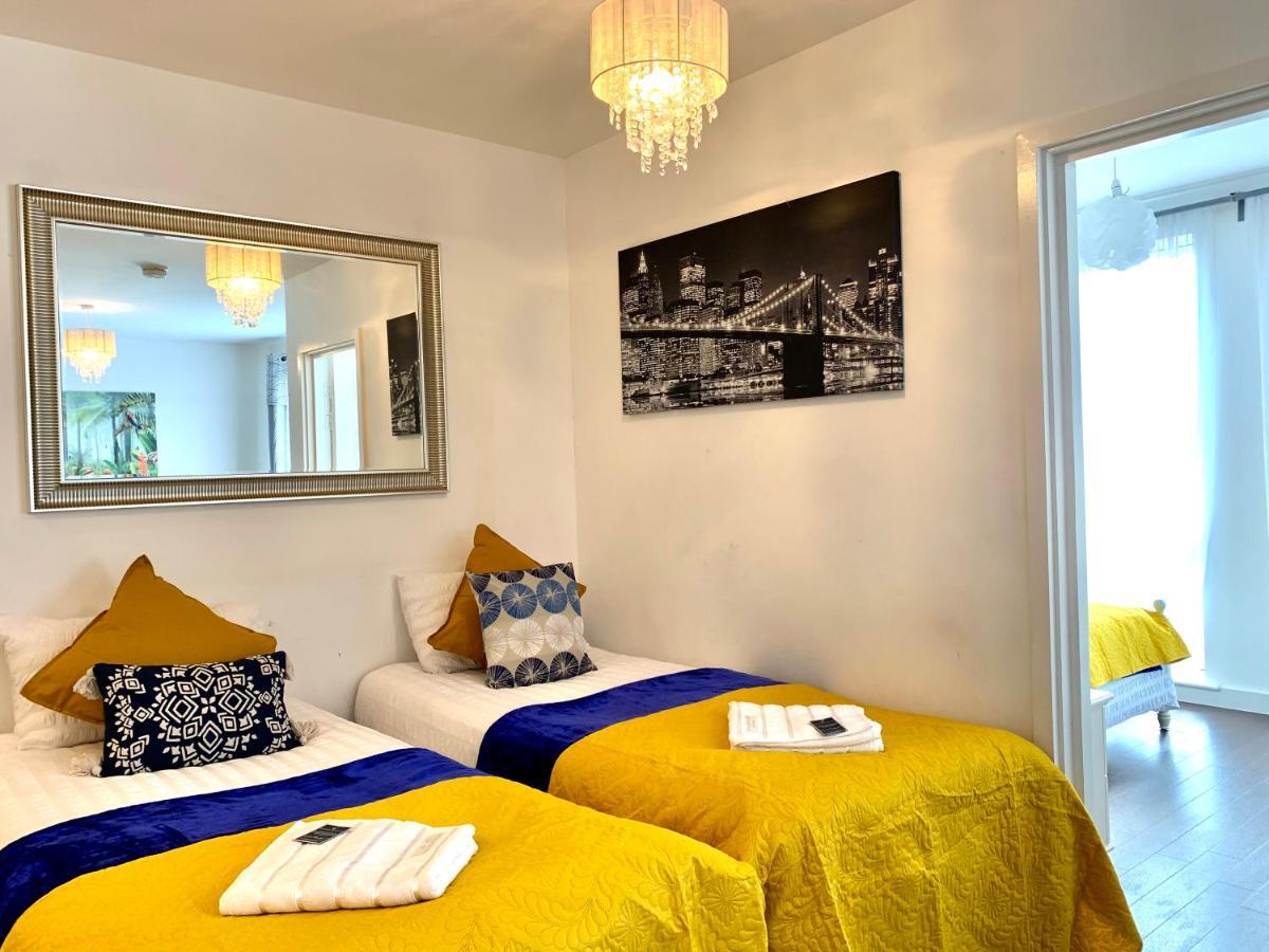 2-Bedrooms Apartment, Lounge, Balcony London