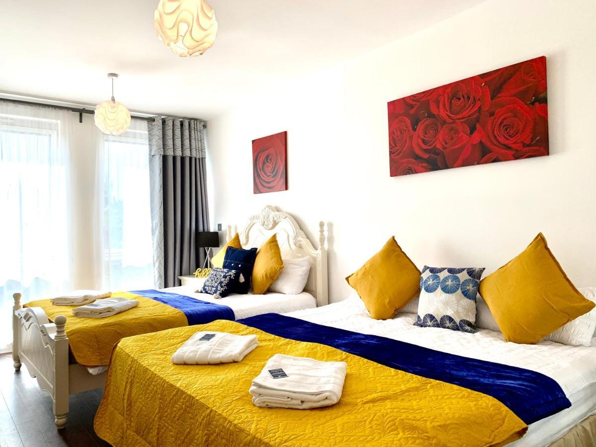 2-Bedrooms Apartment, Lounge, Balcony