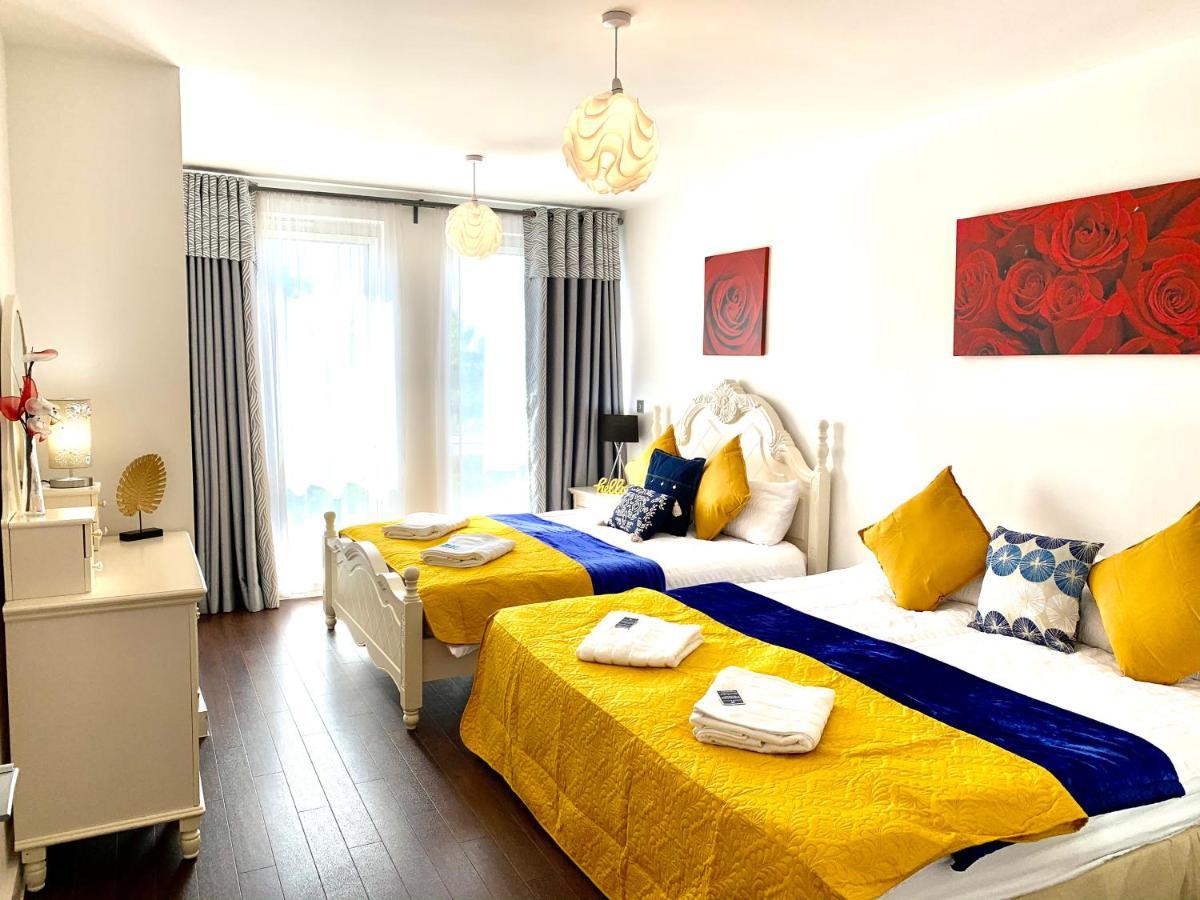 Apartment 2-Bedrooms Apartment, Lounge, Balcony
