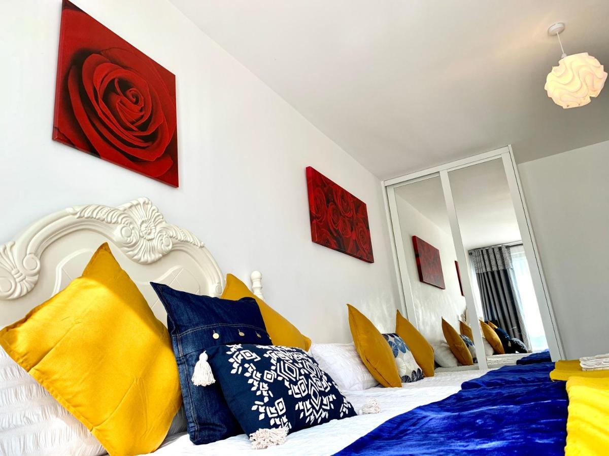 2-Bedrooms Apartment, Lounge, Balcony *