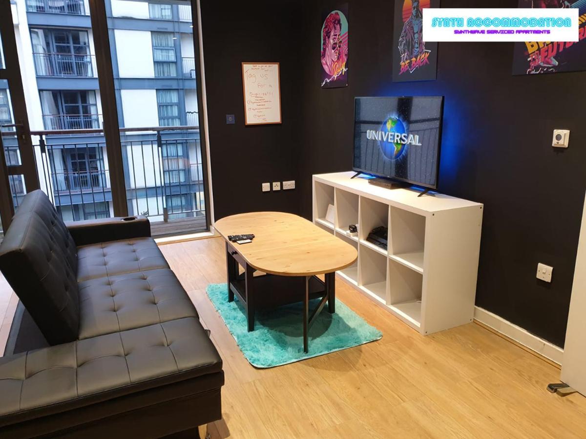 Apartment 80s Retro 1 Bedroom Serviced Canary Wharf Perfect For Corporate Business Families & Leisure Guests