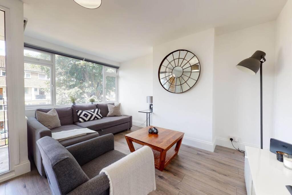 Amazing 3 Bedroom Flat - 4mins To Tube Station Apartamento *