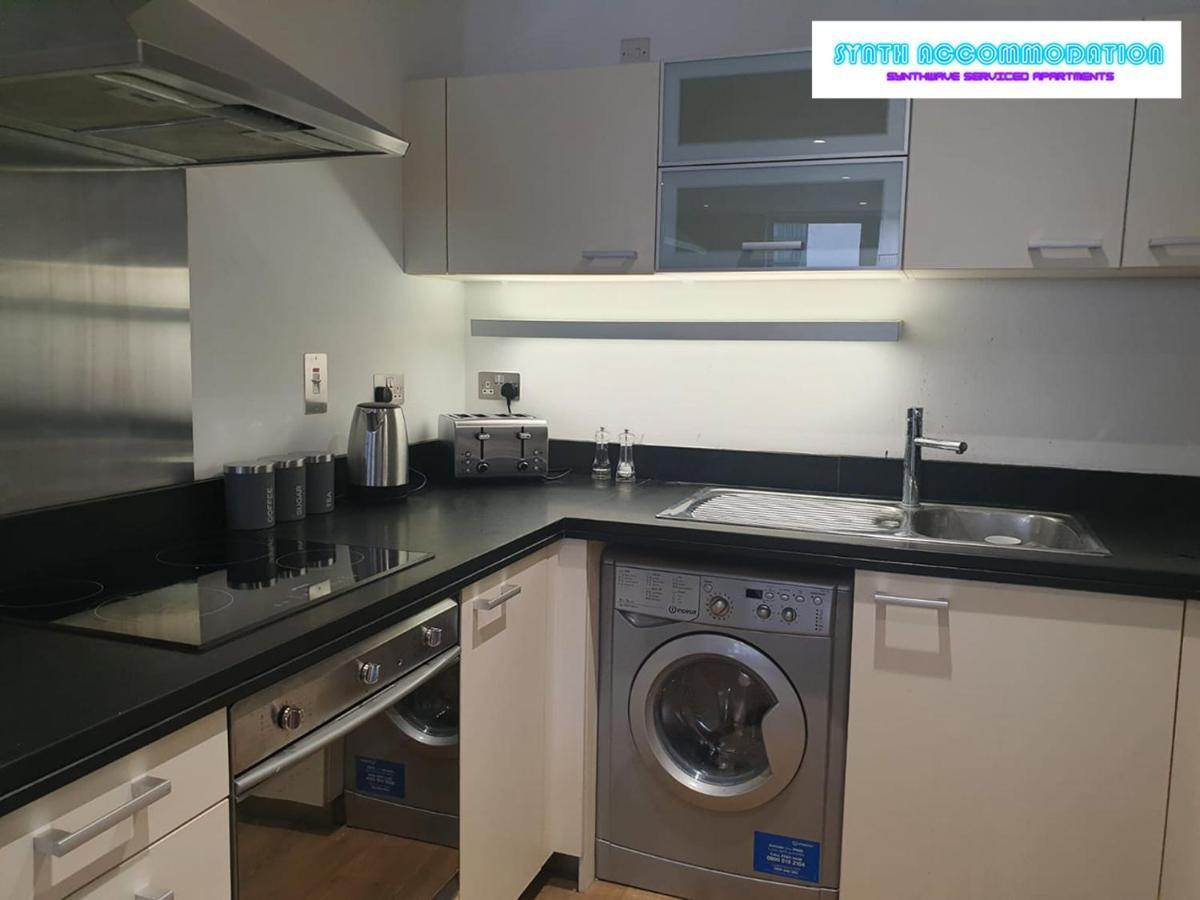 80s Retro 1 Bedroom Serviced Canary Wharf Perfect For Corporate Business Families & Leisure Guests Apartment