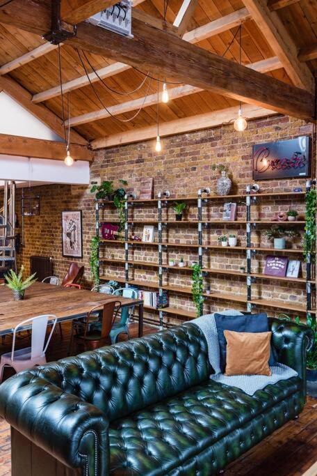 Penthouse Loft With Roof Terrace Not For Events Or Parties Apartment *
