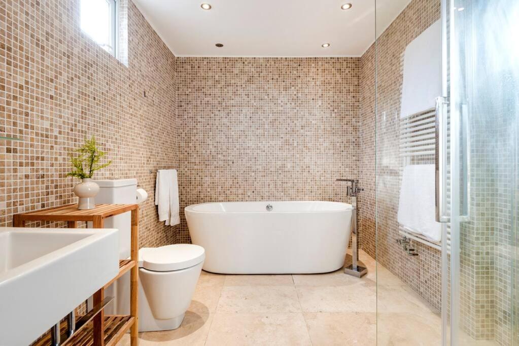 Apartment Penthouse Loft With Roof Terrace Not For Events Or Parties