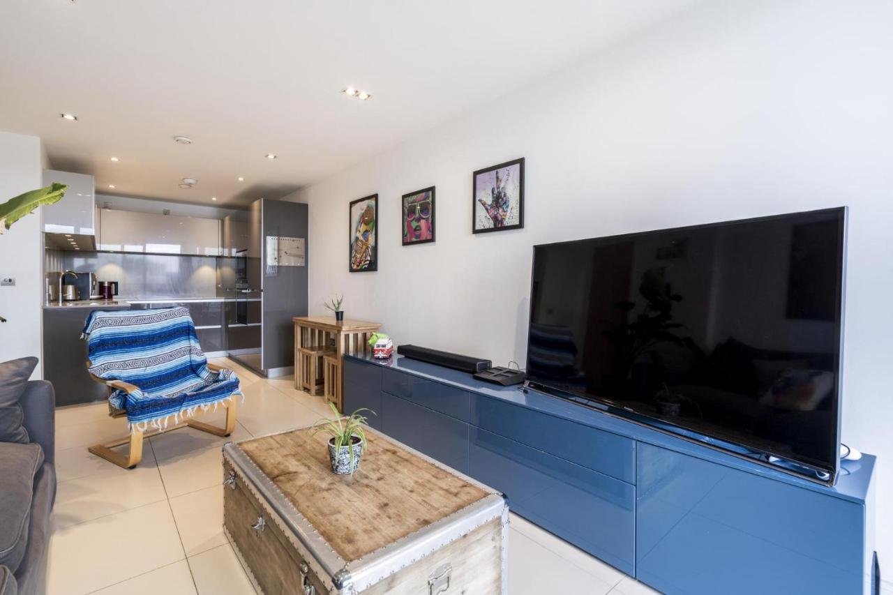 1br Penthouse Flat In East * London