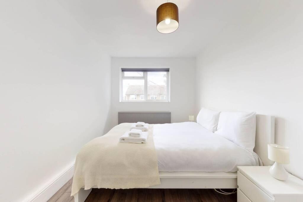 Amazing 3 Bedroom Flat - 4mins To Tube Station Apartamento *