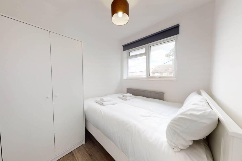 Amazing 3 Bedroom Flat - 4mins To Tube Station Apartamento *