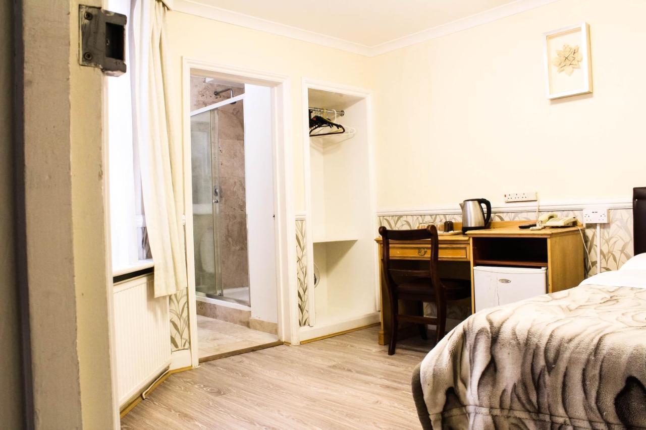 Ventures Bed & Breakfast 3*