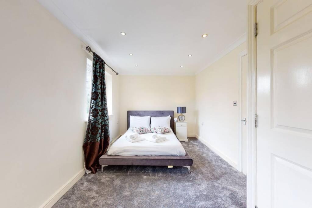 Apartment Super 2 Bed House Wprivateparking&privategarden *