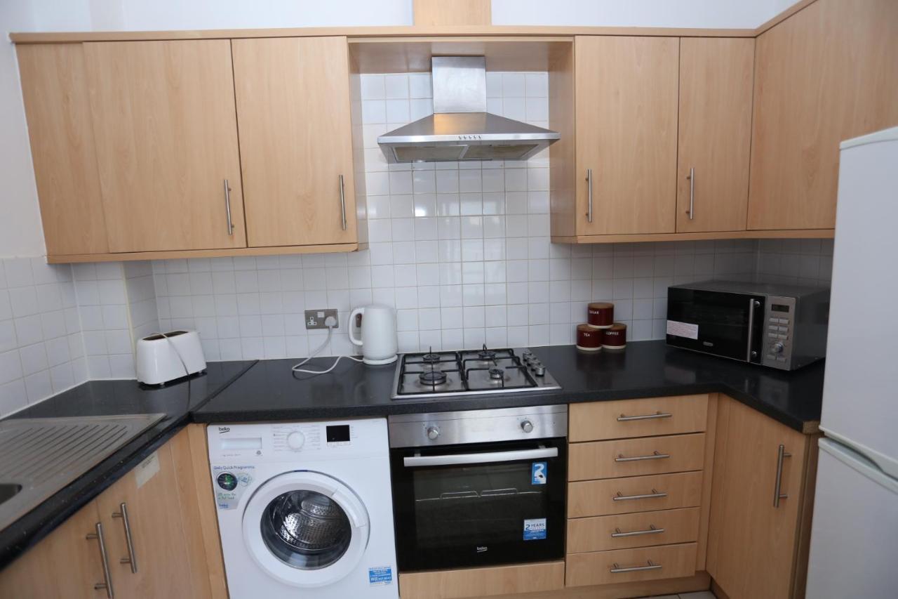 Lovely 2 Bed 2 Toilet Hill House River View * Londres