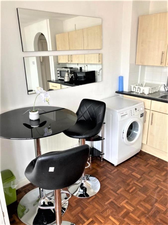 Bright & Modern Flat In Paddington - Zone 1 Londen