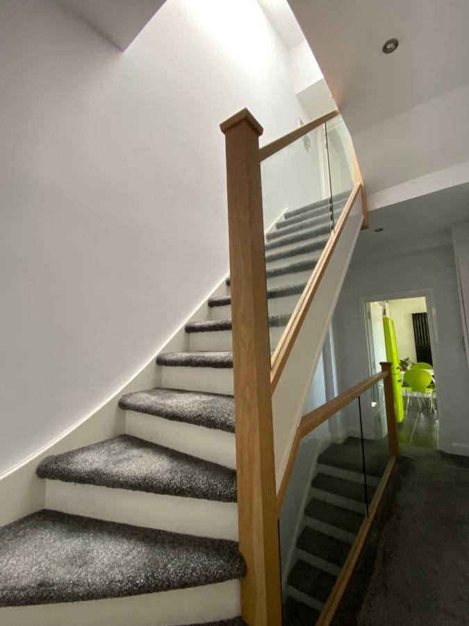 Apartment 3 Bed In Colliers Wood *