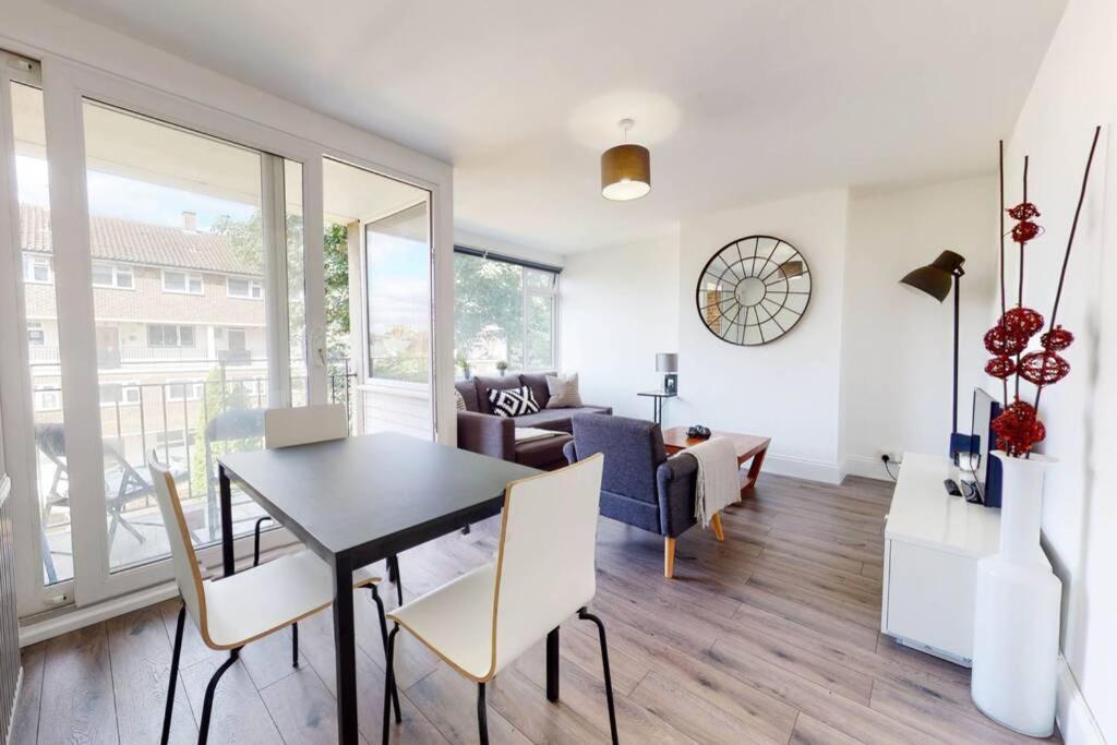 Apartamento Amazing 3 Bedroom Flat - 4mins To Tube Station Londres