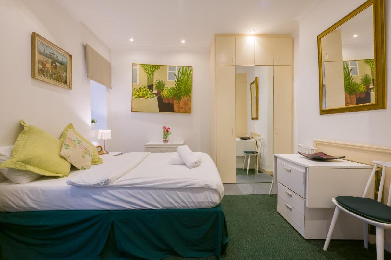 Bayswater Hyde Park *