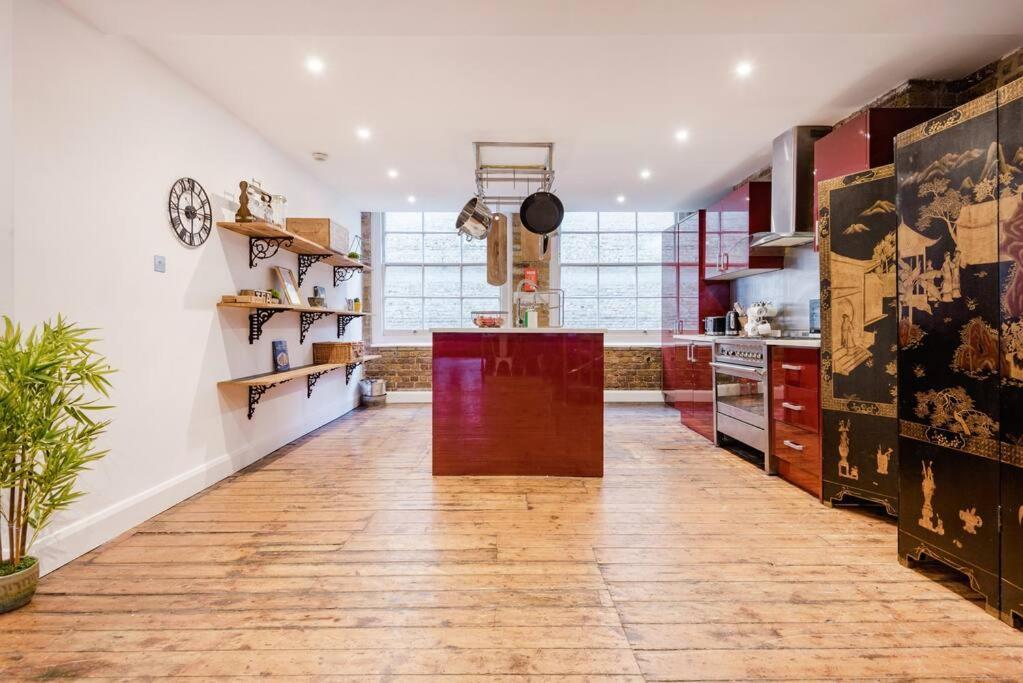 Apartment Penthouse Loft With Roof Terrace Not For Events Or Parties *