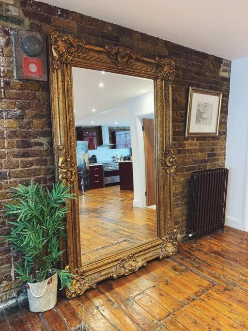 Apartment Penthouse Loft With Roof Terrace Not For Events Or Parties *