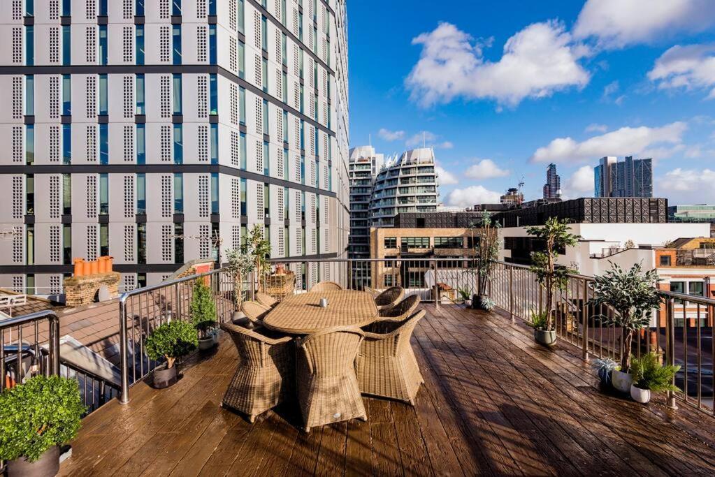 Apartment Penthouse Loft With Roof Terrace Not For Events Or Parties *