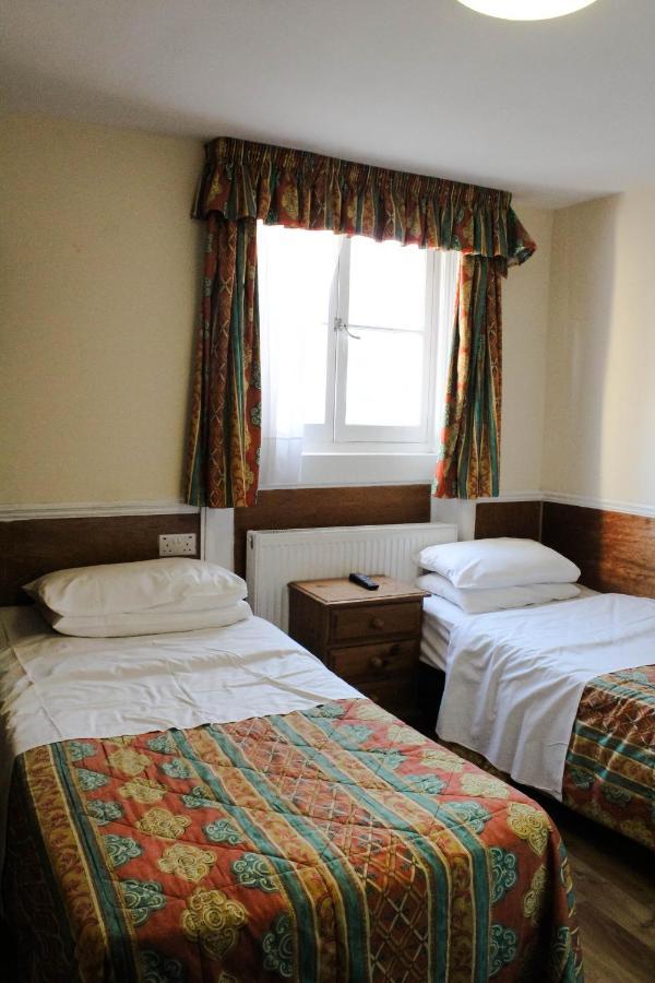 Ventures Bed & Breakfast 3*