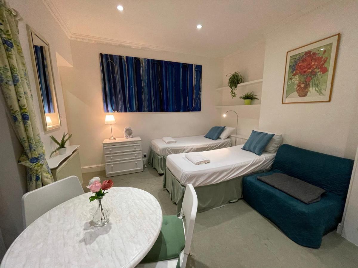 Bayswater Hyde Park *