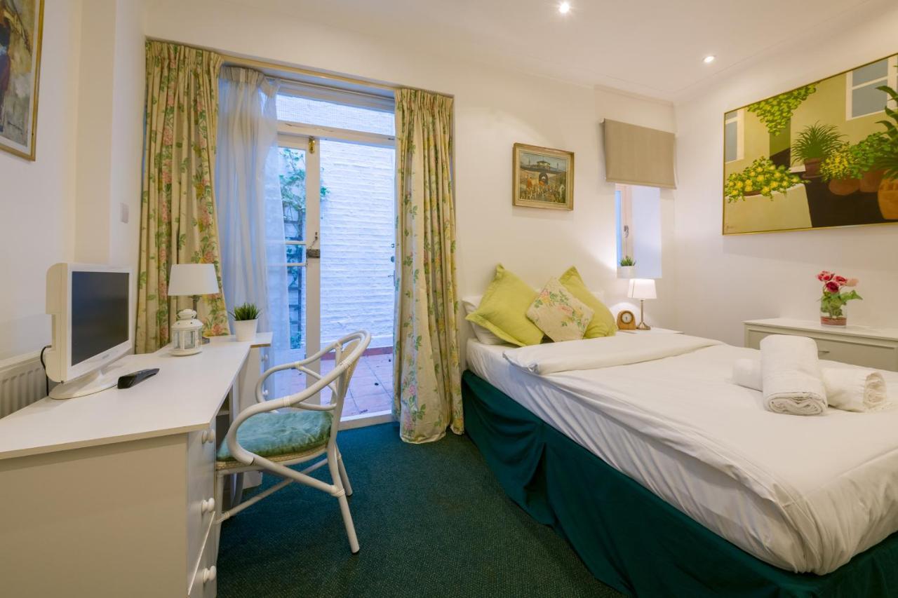 Bayswater Hyde Park * London
