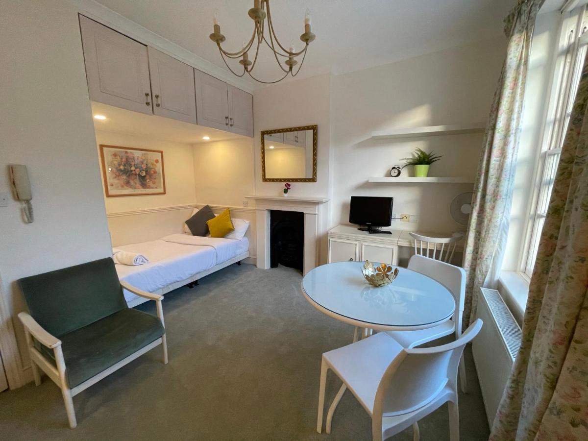 Bayswater Hyde Park Apartment *
