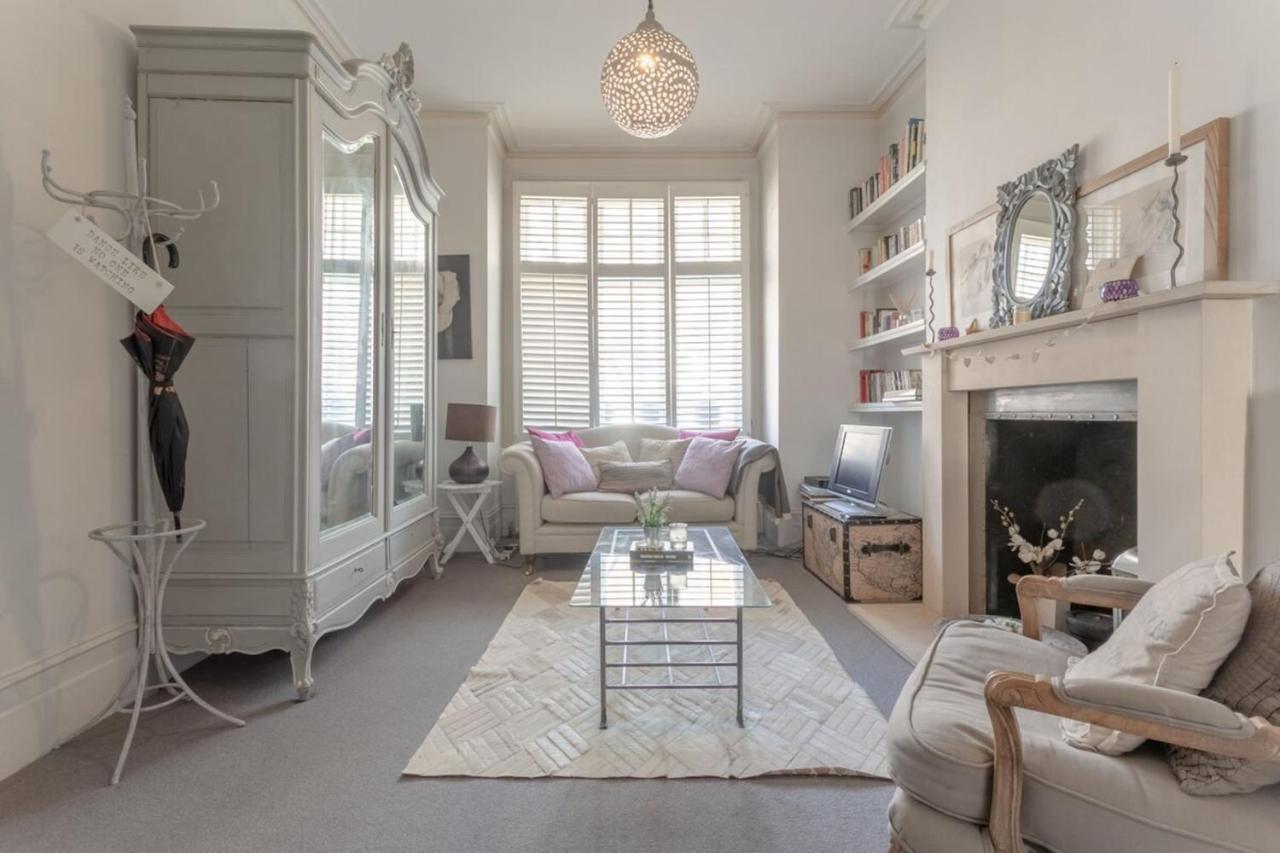 Stylish 1 Bed Near Battersea Park * London