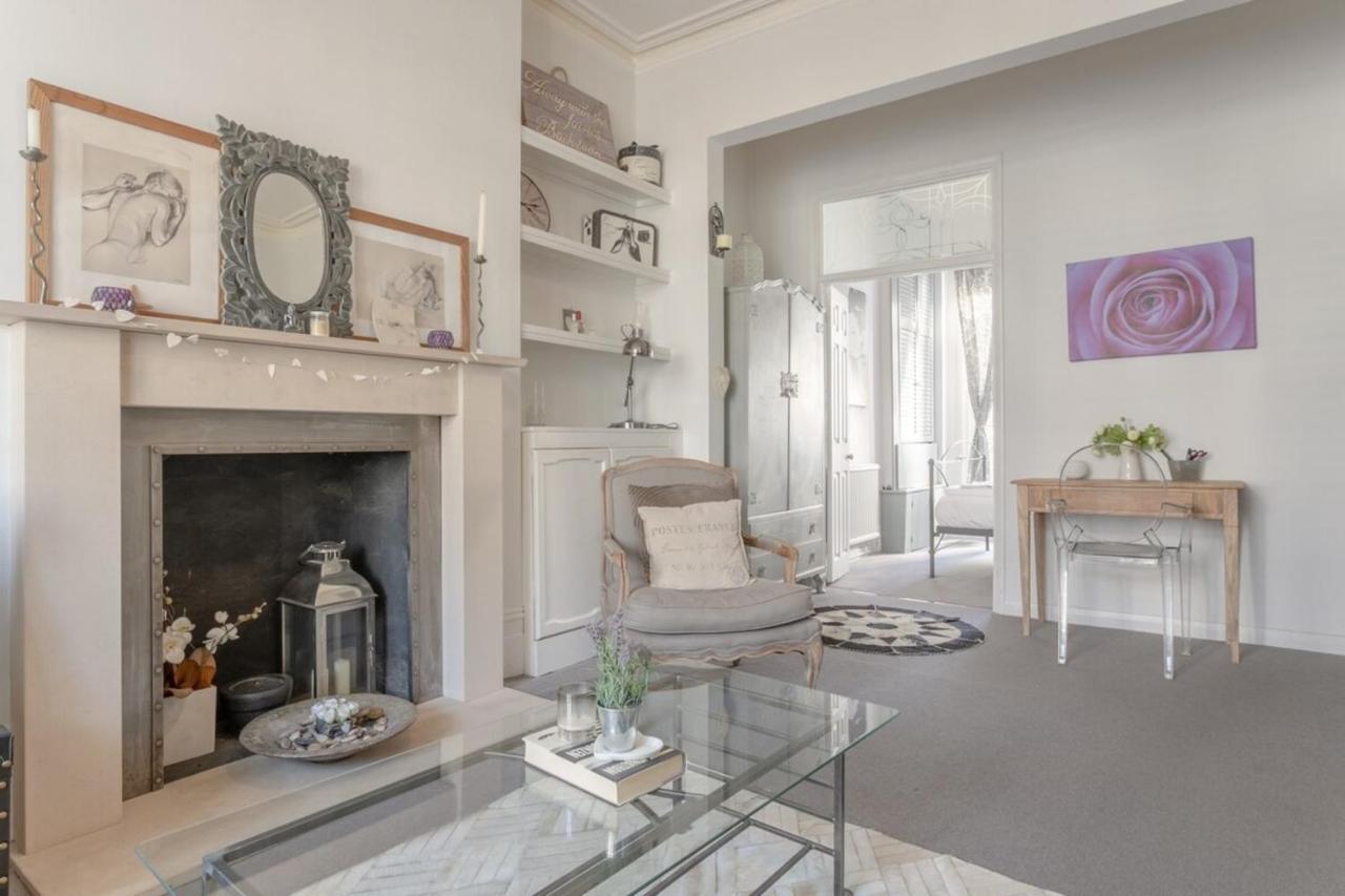 Stylish 1 Bed Near Battersea Park Apartment London