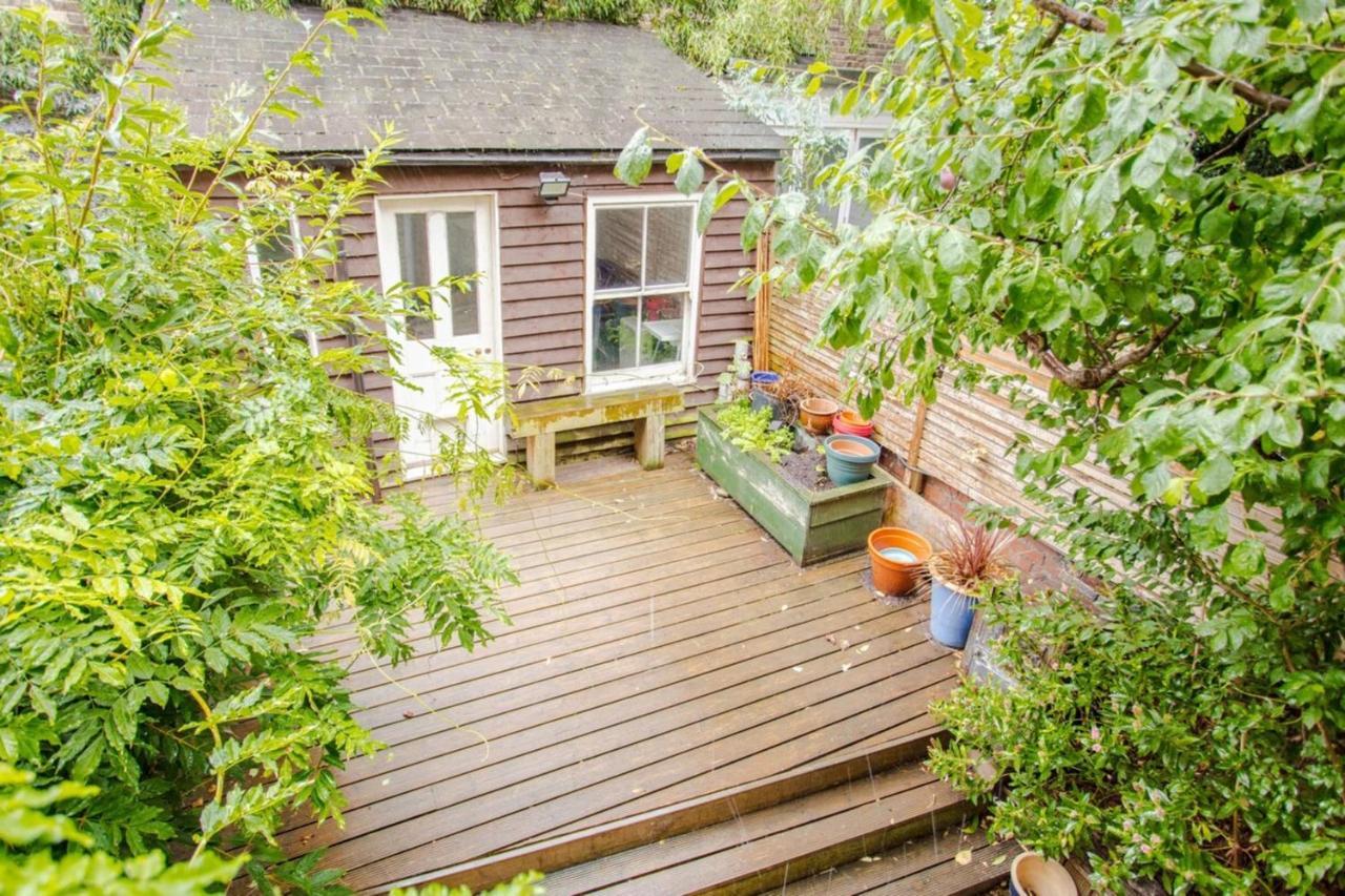 Spacious 2 Bedroom Flat For 6 - 10 Mins From Central Appartement