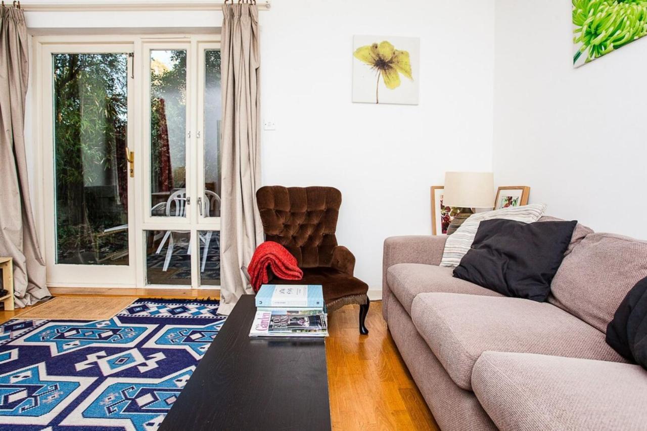 Charming Peaceful 2 Bedroom With Parking And Garden Apartamento