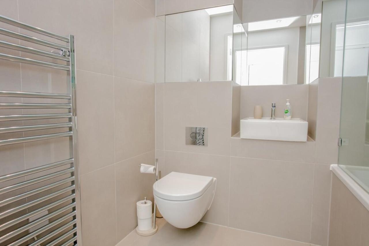 Modern 1 Bedroom Flat In Wandsworth * Londen