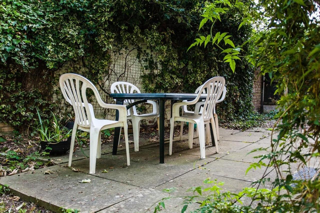 Charming Peaceful 2 Bedroom With Parking And Garden Londres