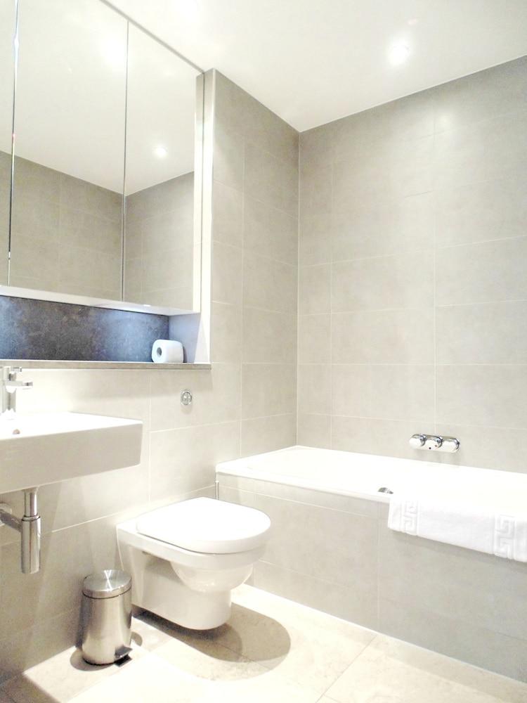 Apartment Tower Hill Serviced *