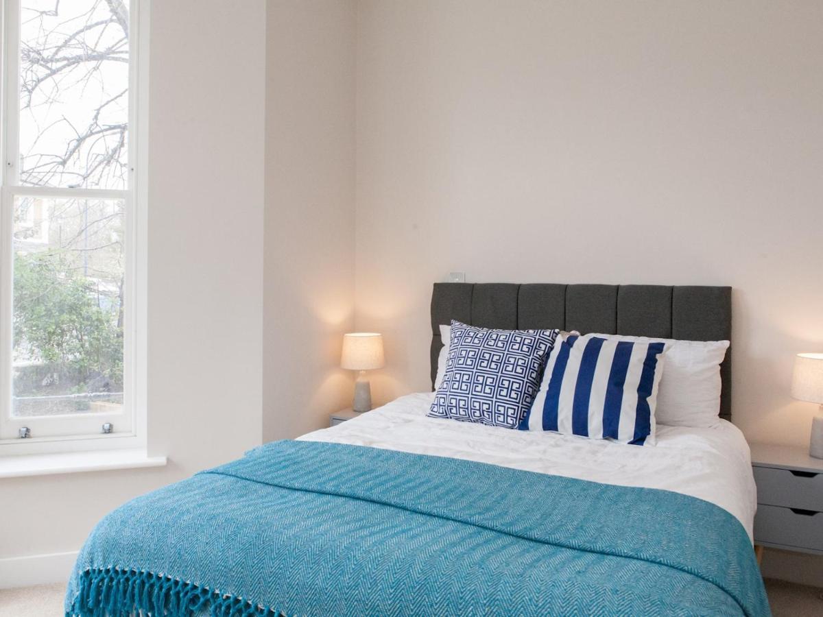 Pass The Keys - Spacious Flat With Private Sun Terrace In South East * Londen