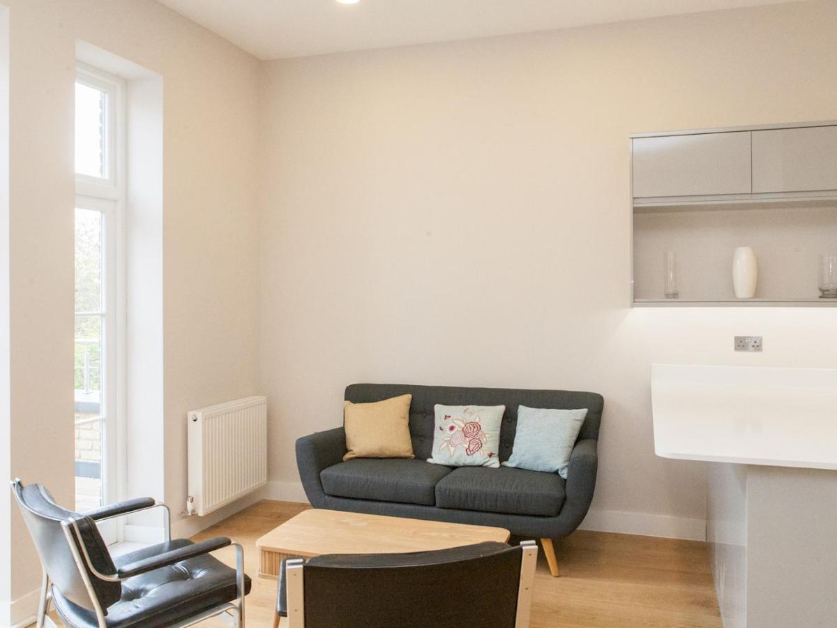 Pass The Keys - Spacious Flat With Private Sun Terrace In South East * Londen