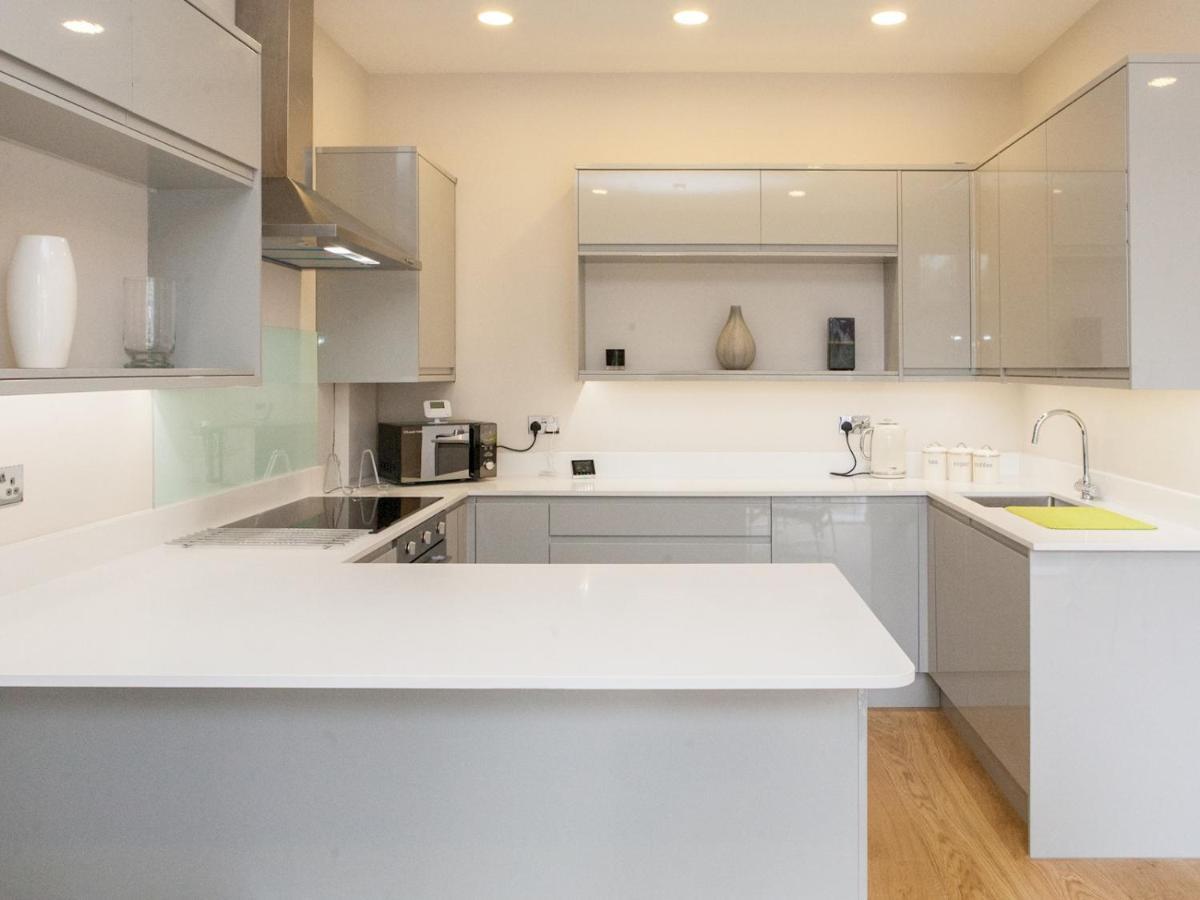 Pass The Keys - Spacious Flat With Private Sun Terrace In South East Appartement Londen
