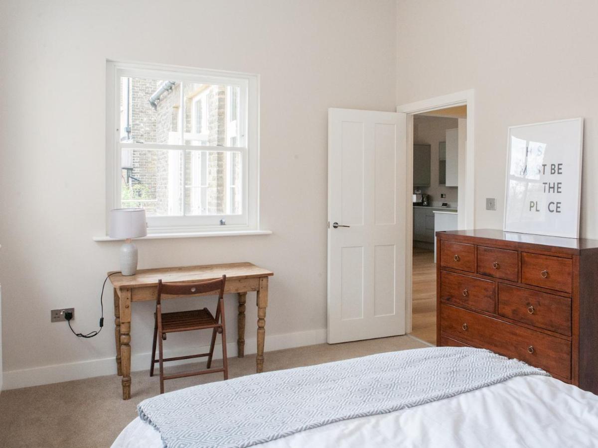 Pass The Keys - Spacious Flat With Private Sun Terrace In South East Appartement *