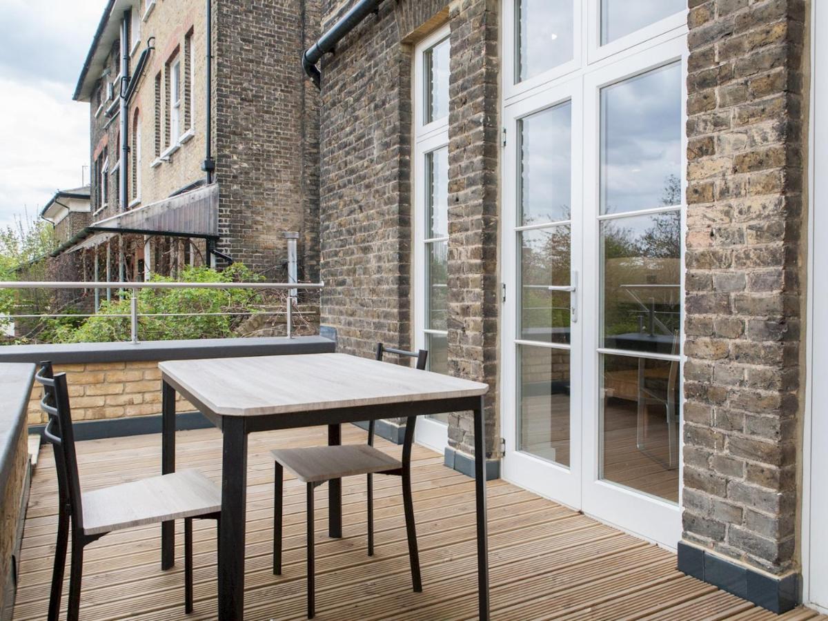 Pass The Keys - Spacious Flat With Private Sun Terrace In South East Appartement Londen