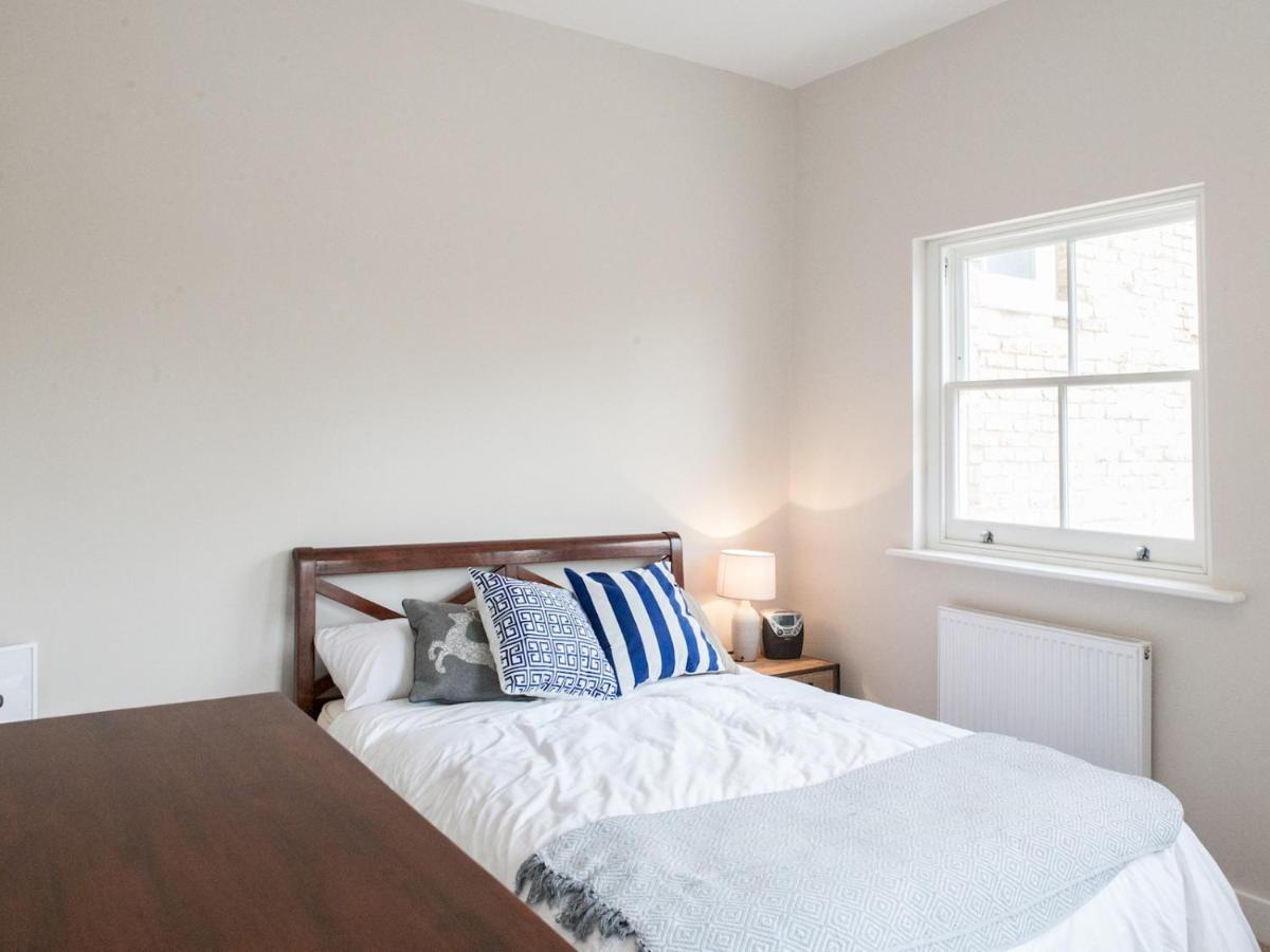 Pass The Keys - Spacious Flat With Private Sun Terrace In South East Appartement