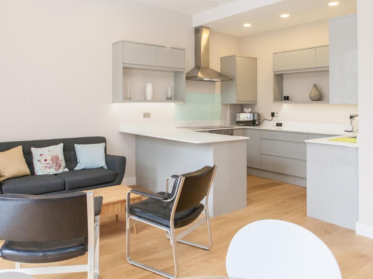 Appartement Pass The Keys - Spacious Flat With Private Sun Terrace In South East *