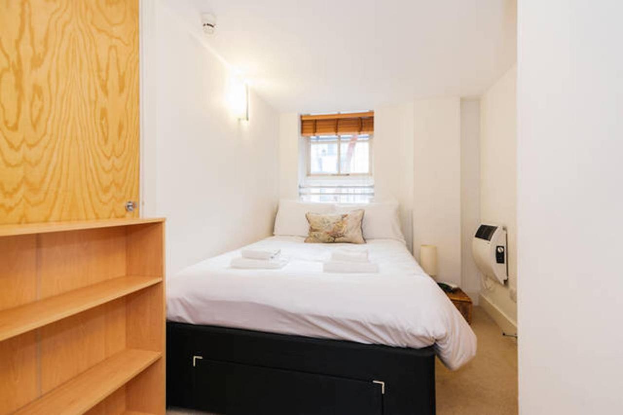 2-bed, 2-bath Sanctuary Near Holborn Station, Covent Garden & West End London